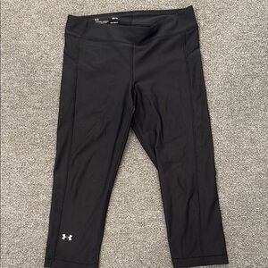Under Armour Heathear Athletic Capris size M